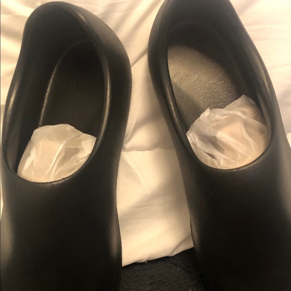 Yeezy SL-02 Black Slip-On “shoes” - Picture 2 of 5